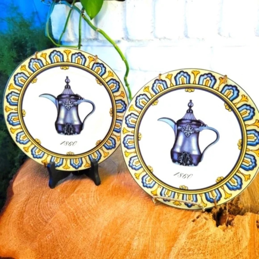 St Martin 1860 Pitcher Collectible Plates